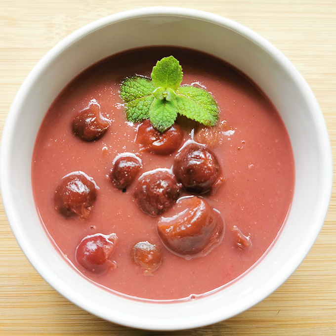 vegán-meggyleves-gyümölcsleves-vegánblog